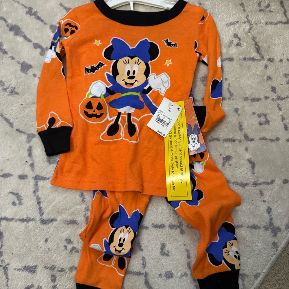 Minnie Halloween pajamas NWT sz18m